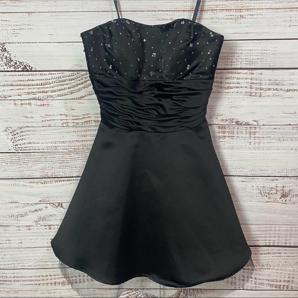 MORI LEE by Madeline Gardner black beaded‎ size 6 Flare mini prom floral …